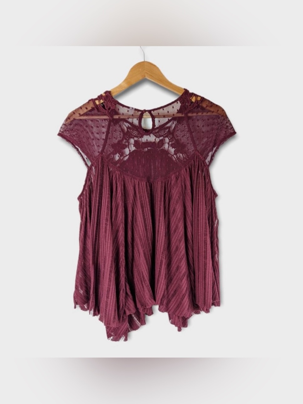 Free People ‘Stars Align’ Sheer Swiss Dot Swing Top in Wine Red size Small - Picture 9 of 13